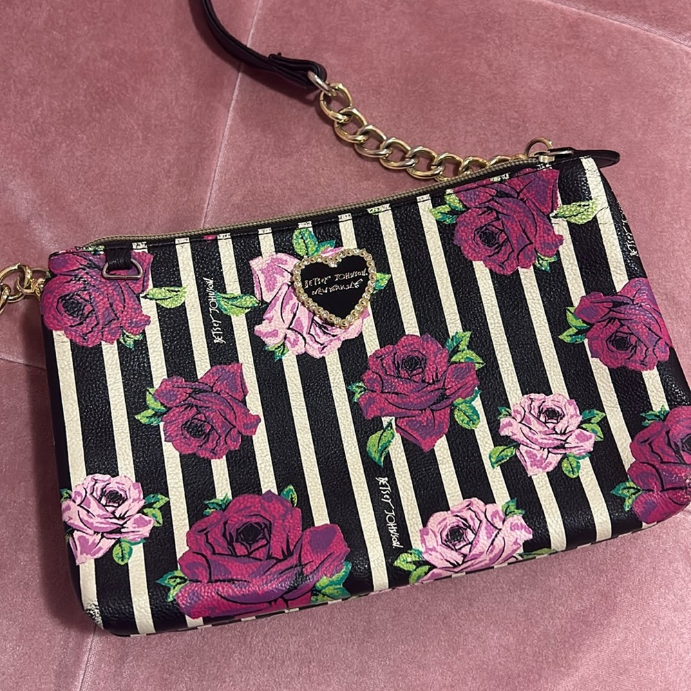 Betsey Crossbody